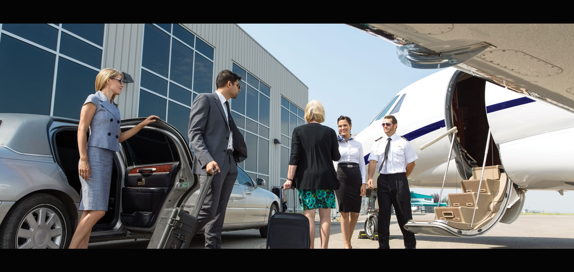 Monroe CT Car Service | To or From | JFK, BDL, LGA, EWR Airport | NYC