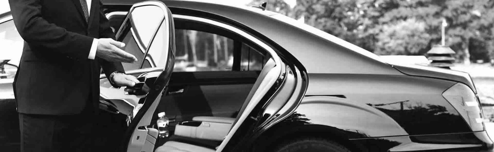Easton CT Car Service To or From JFK, BDL, LGA, EWR Airport NYC Easton CT Car Service To or From JFK, BDL, LGA, EWR Airport NYC